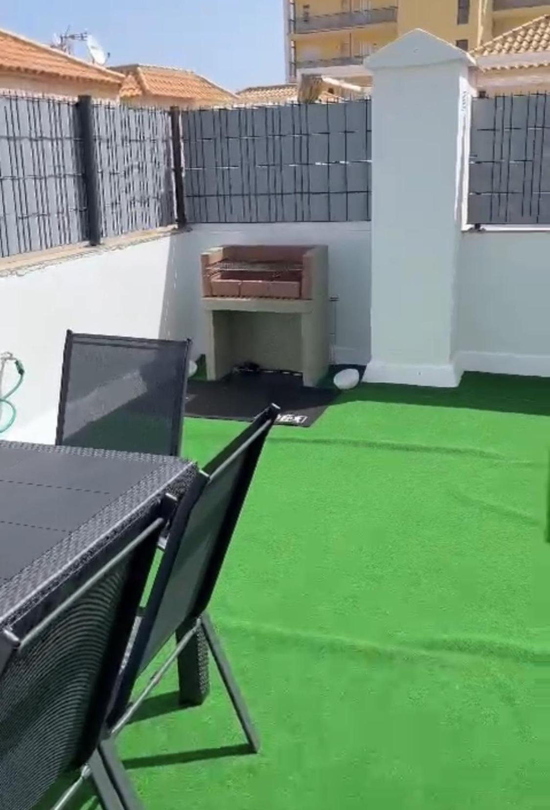 Villa Nadiya App Pool, Parking 托雷维耶哈 外观 照片